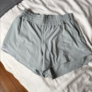 Hotty Hot High-Rise Lined Short 4" lululemon Women's Shorts Jade Grey Size 8